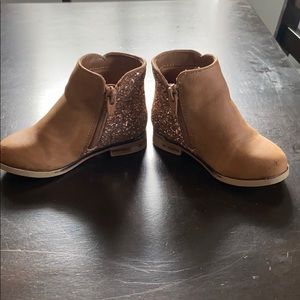 Cat and Jack booties